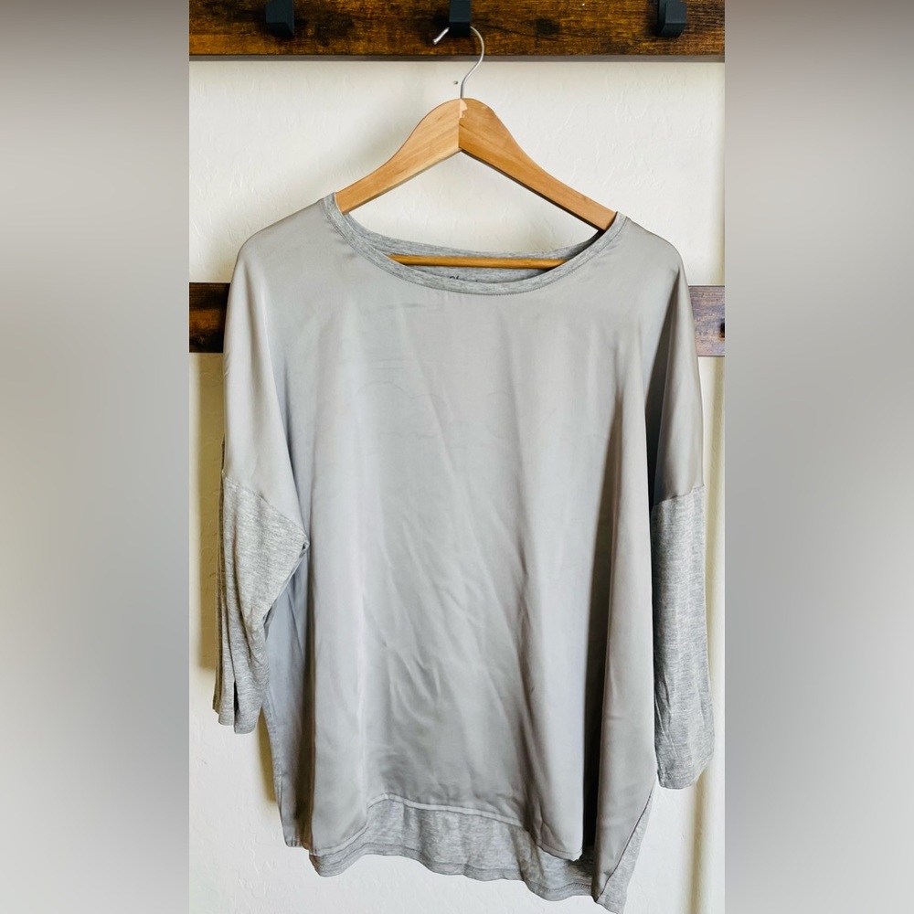 Chico’s Whitley Woven Front Top 3/4 sleeves Heather Grey Size 3
